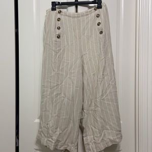 American Eagle Wide leg Capri Pant/ flowy pants